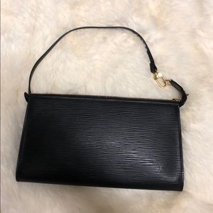 Authentic Louis Vuitton Pochette clutch